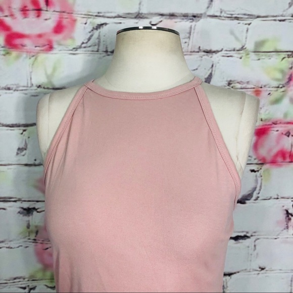 🔥5/25 sale🔥 KISS one halter tank top - Picture 5 of 8